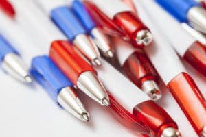 Red_and_Blue_Pens